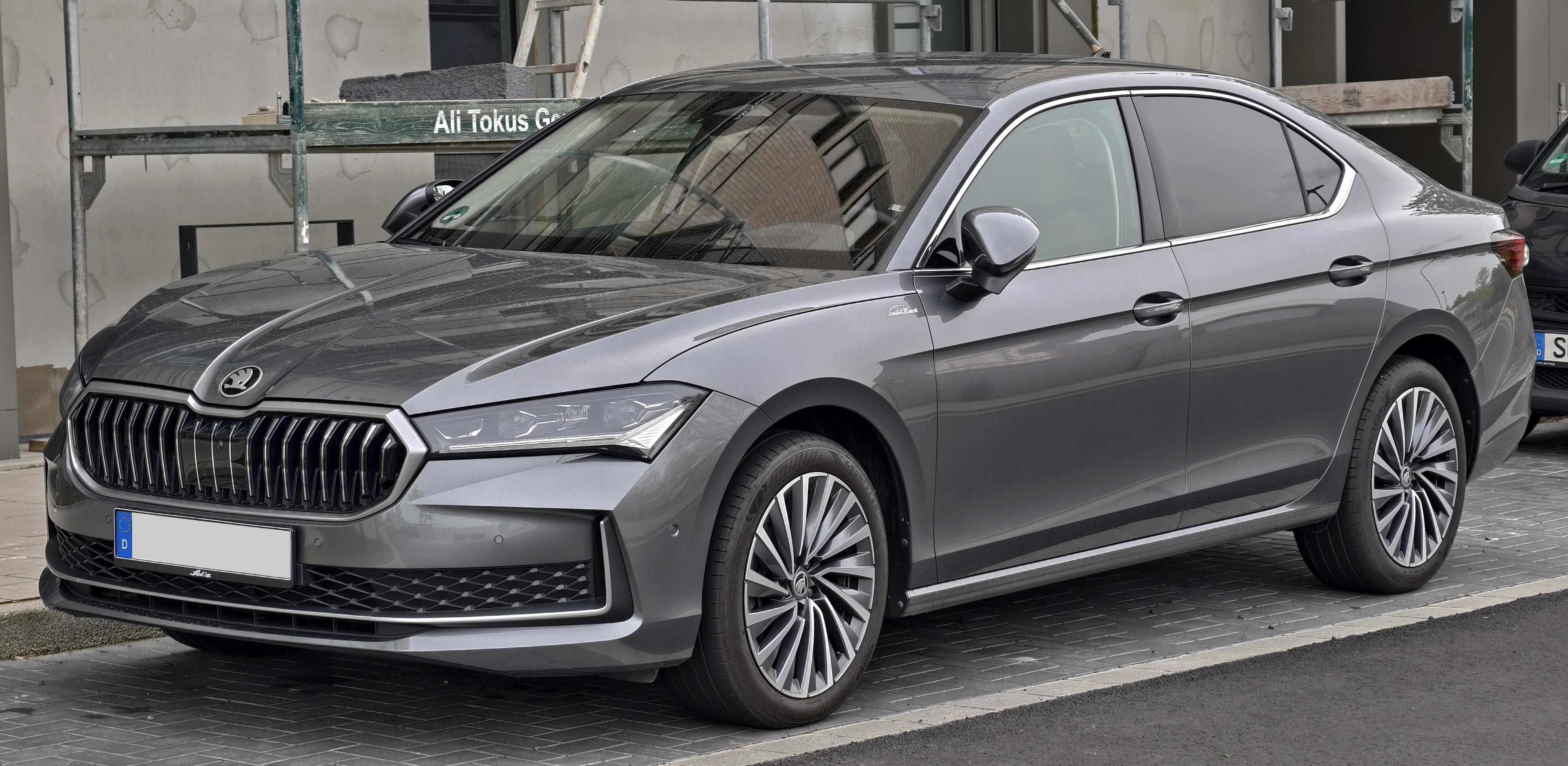 Škoda Superb, prostorný sedan střední třídy